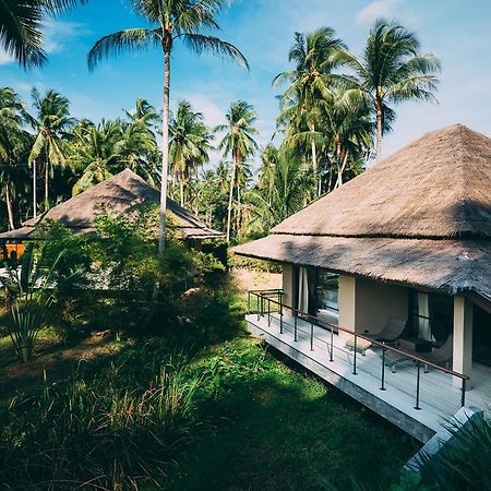 Le Motu Hotel Taling Ngam Beach Buitenkant foto