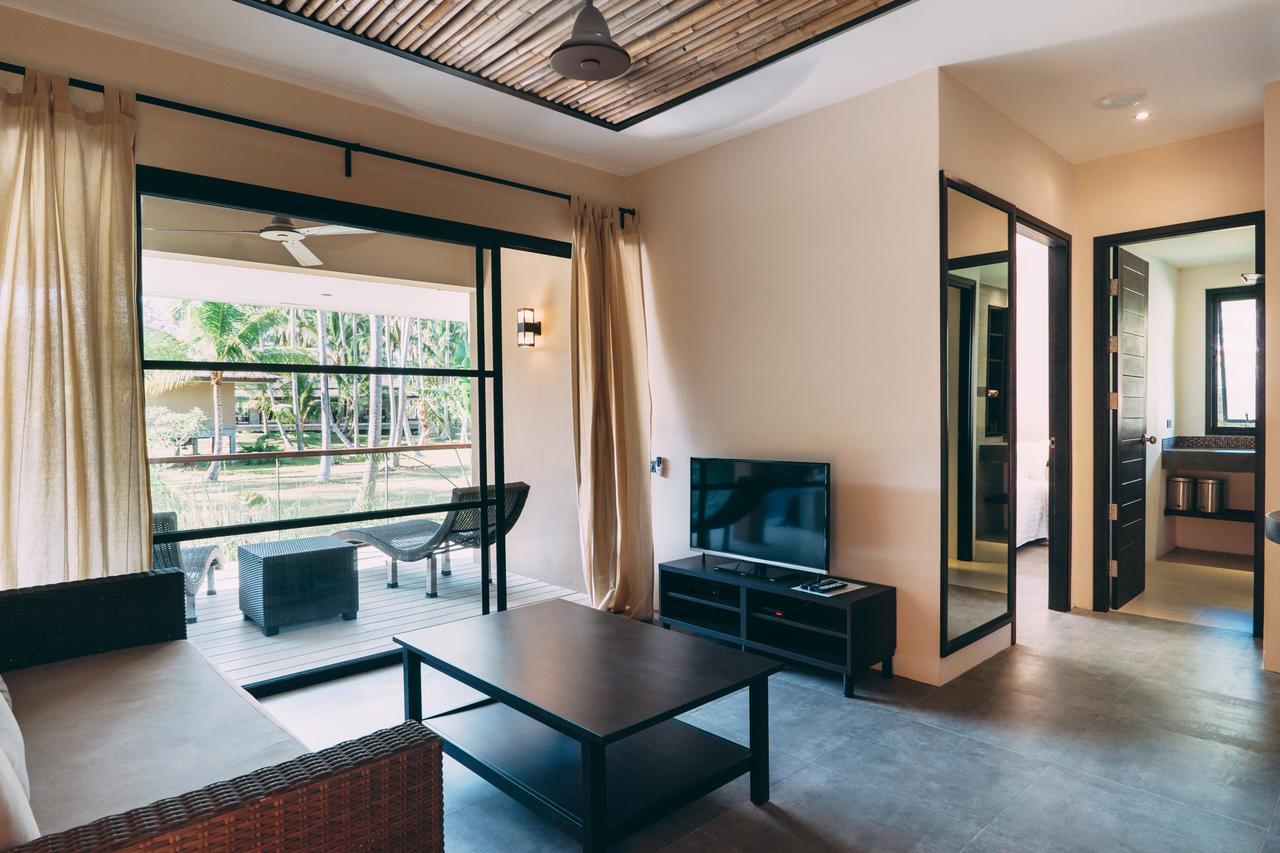 Le Motu Hotel Taling Ngam Beach Buitenkant foto