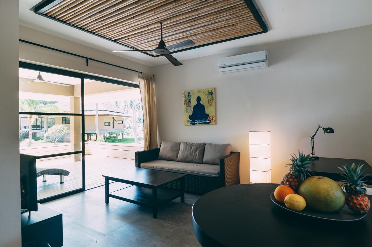 Le Motu Hotel Taling Ngam Beach Buitenkant foto