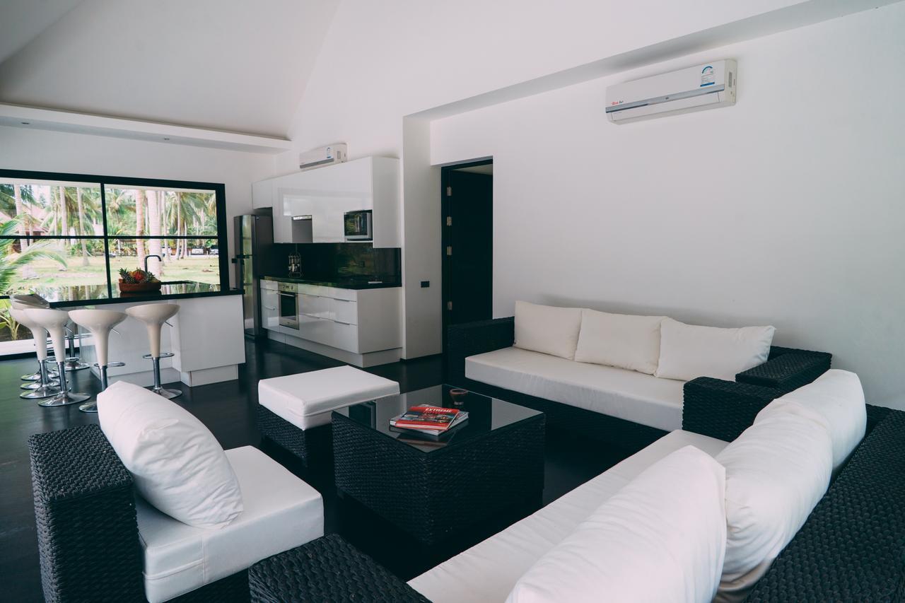 Le Motu Hotel Taling Ngam Beach Buitenkant foto