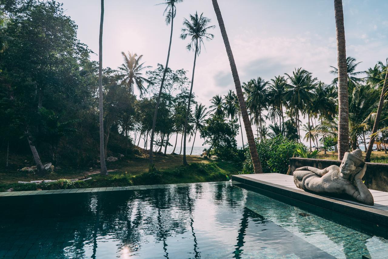 Le Motu Hotel Taling Ngam Beach Buitenkant foto