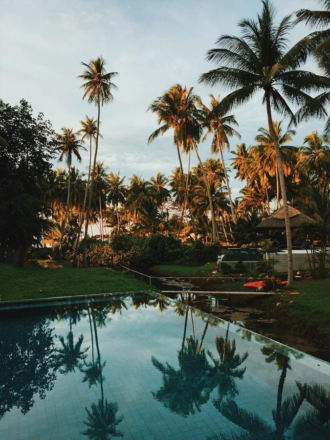 Le Motu Hotel Taling Ngam Beach Buitenkant foto
