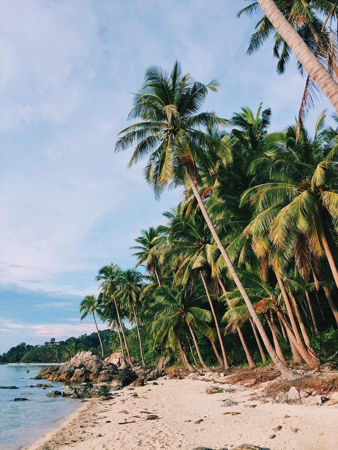 Le Motu Hotel Taling Ngam Beach Buitenkant foto